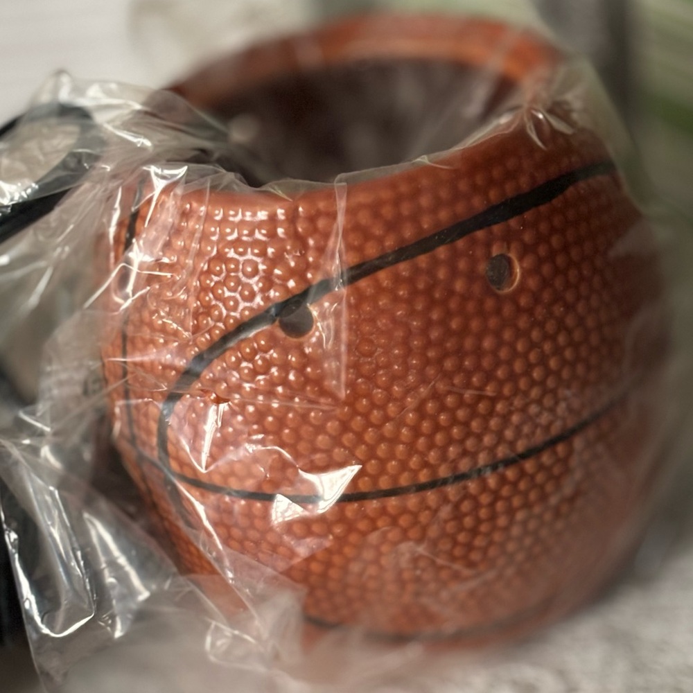 NEW in packaging Full size scentsy basketball wax warmer